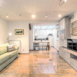 Signoria Elegant Apartment By Mmega